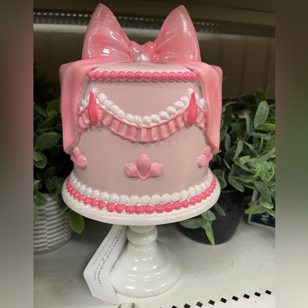 Valentine’s Day Pink Bow Pearl Cake Resin Decorative Cake on stand NWT Coquette